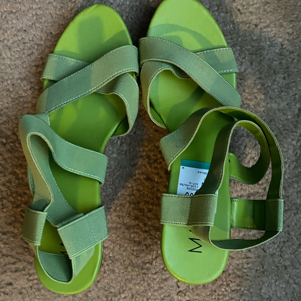 MAX Rave Heels